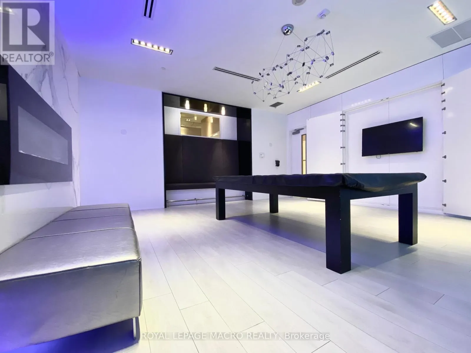 1008 - 110 MARINE PARADE DRIVE