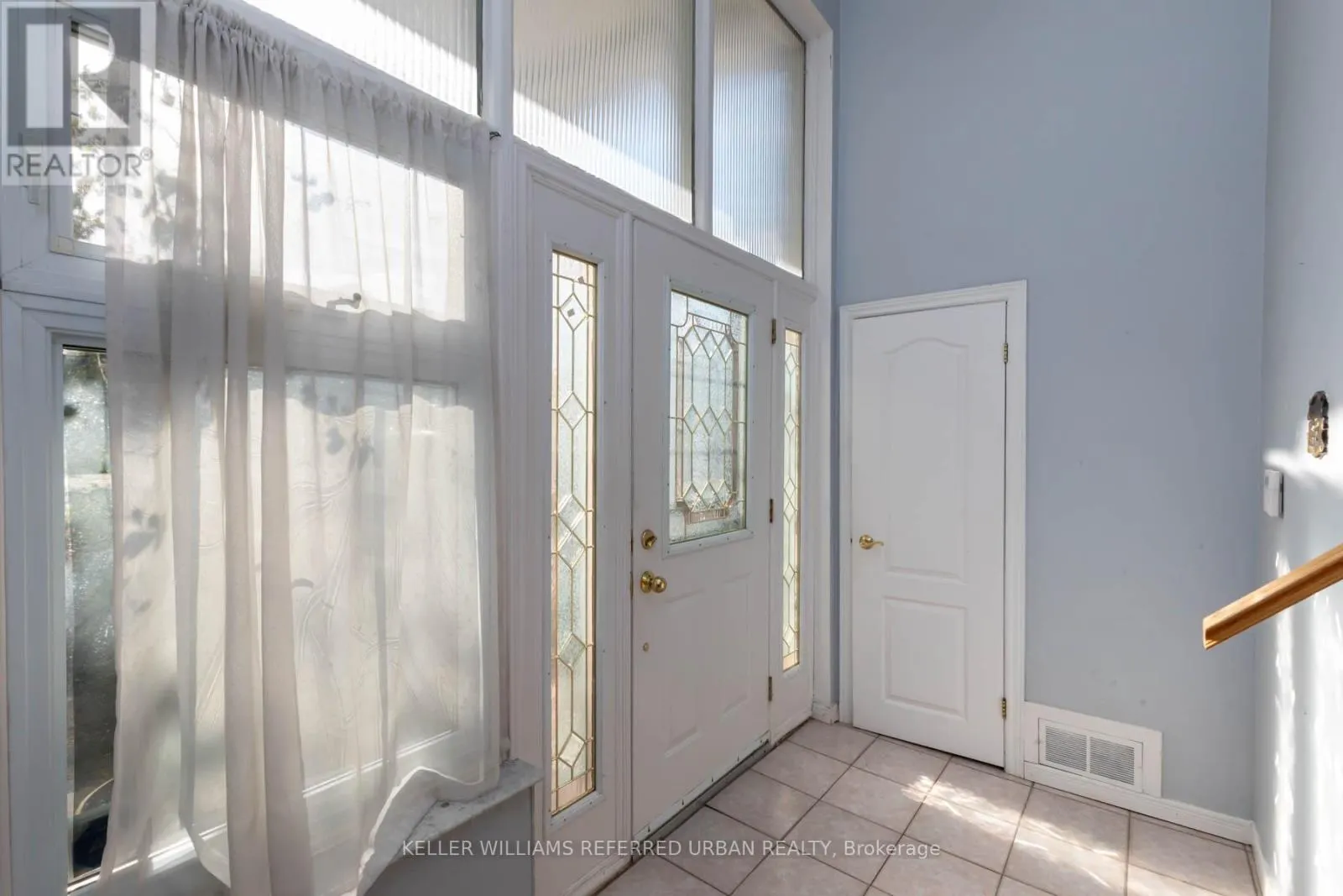20 GRACEFIELD AVENUE