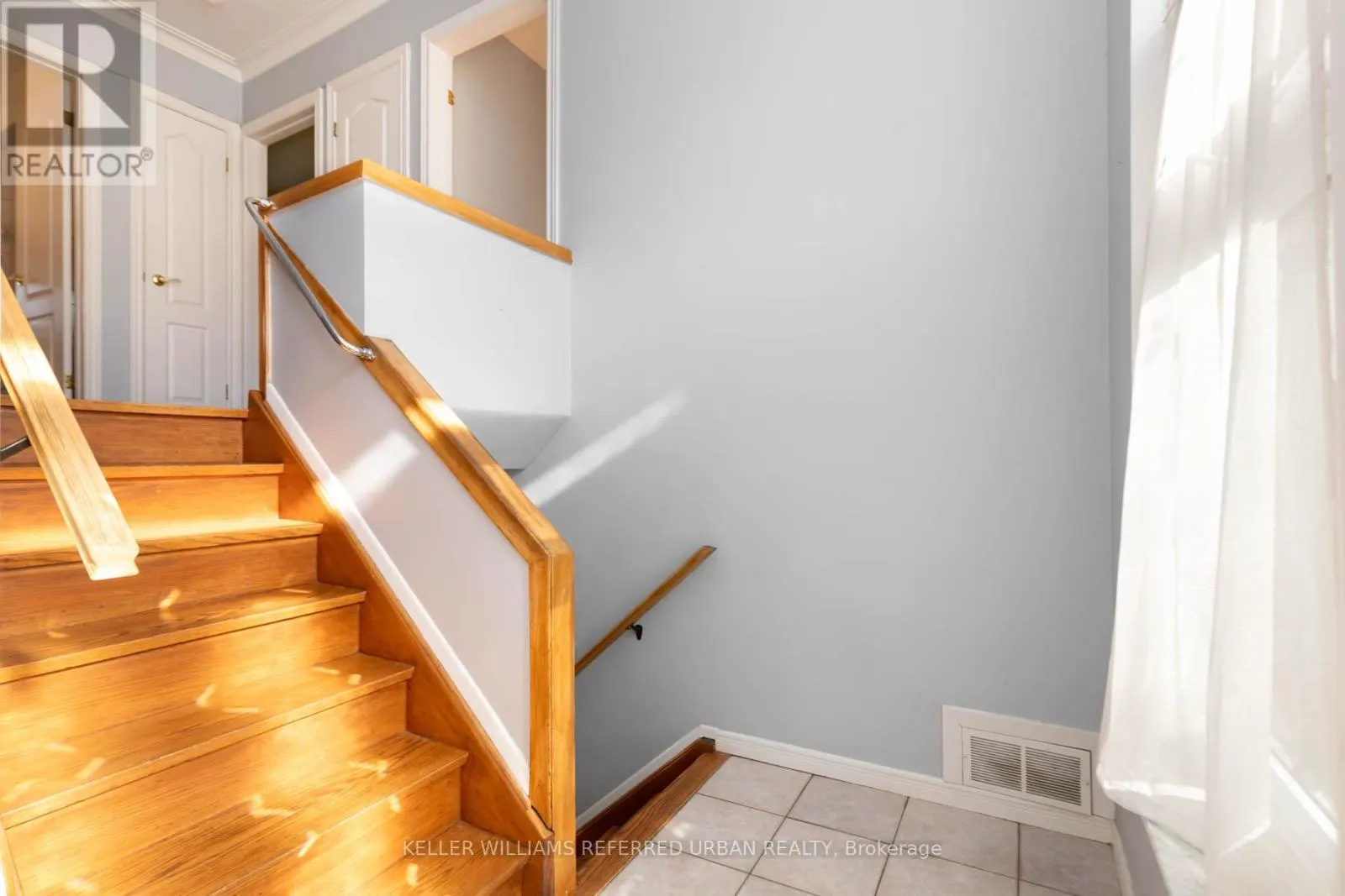20 GRACEFIELD AVENUE