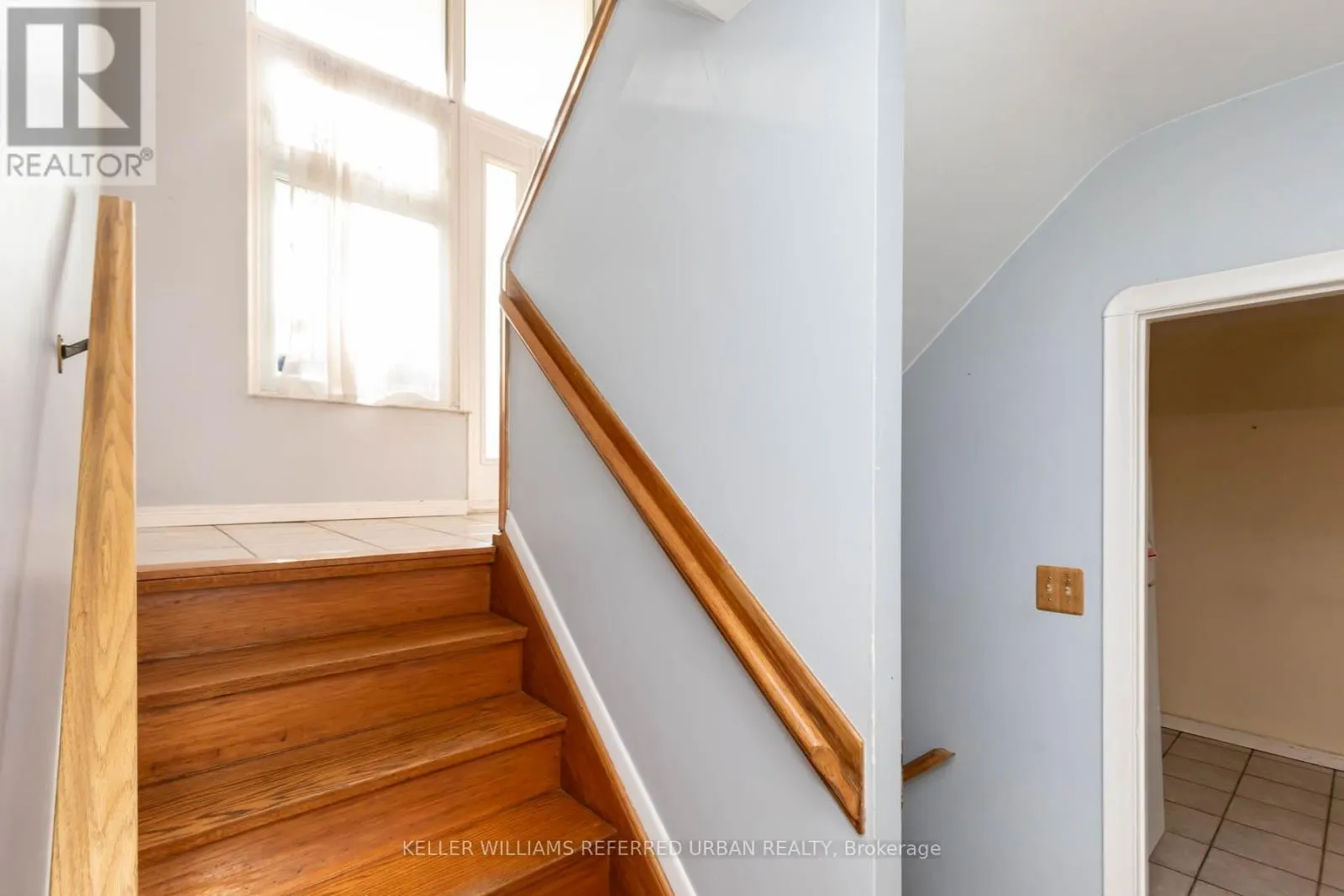 20 GRACEFIELD AVENUE