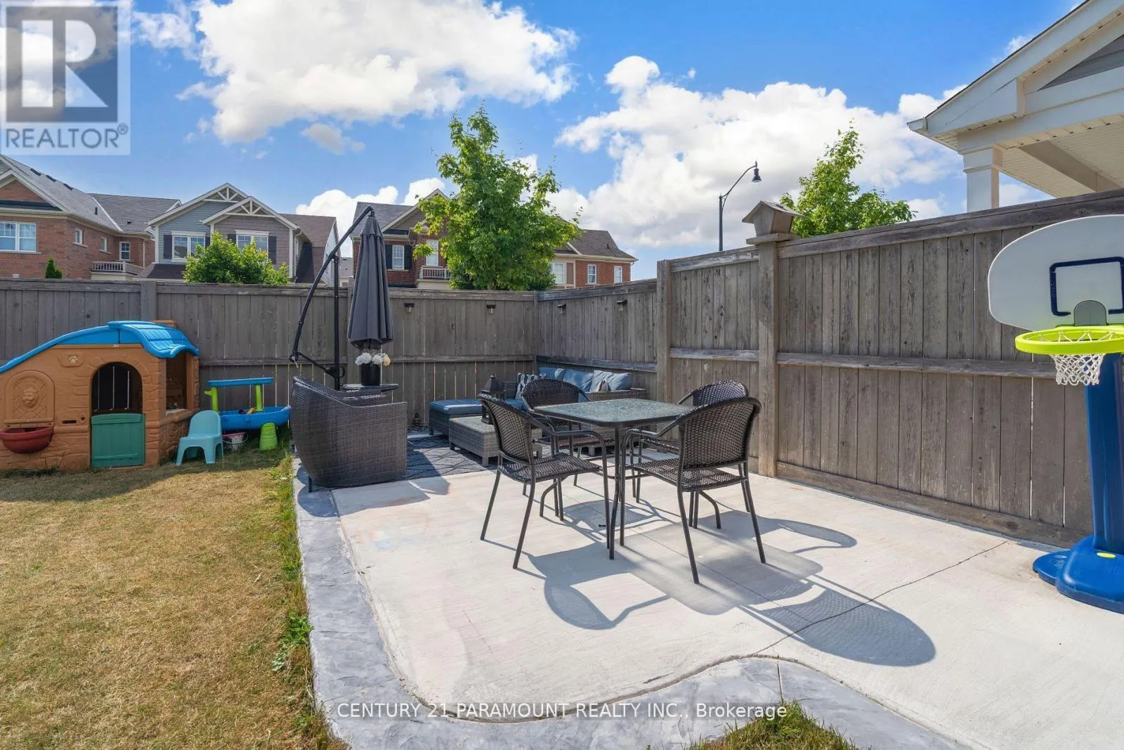 39 FENCHURCH DRIVE