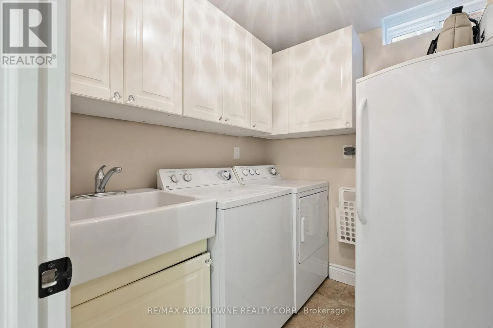 1131 ZIMMERMAN CRESCENT