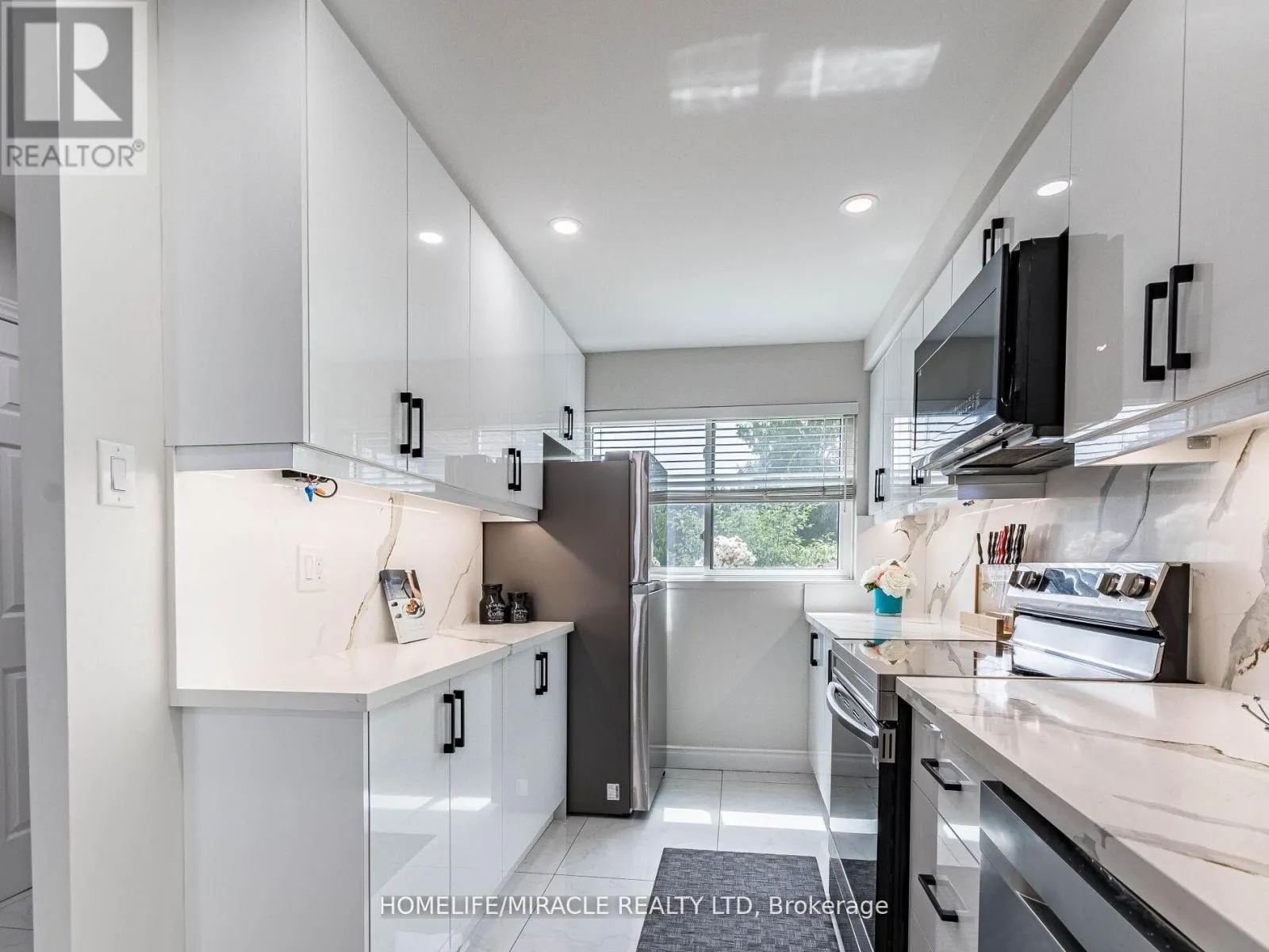 124 - 180 MISSISSAUGA VALLEY BOULEVARD