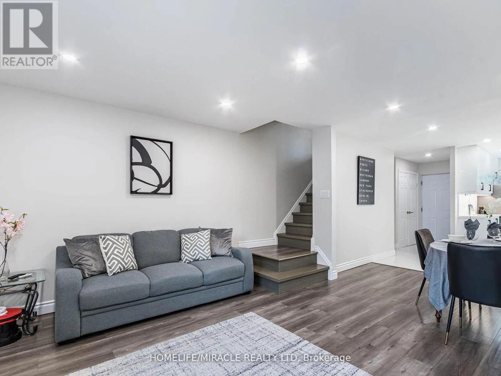 124 - 180 MISSISSAUGA VALLEY BOULEVARD