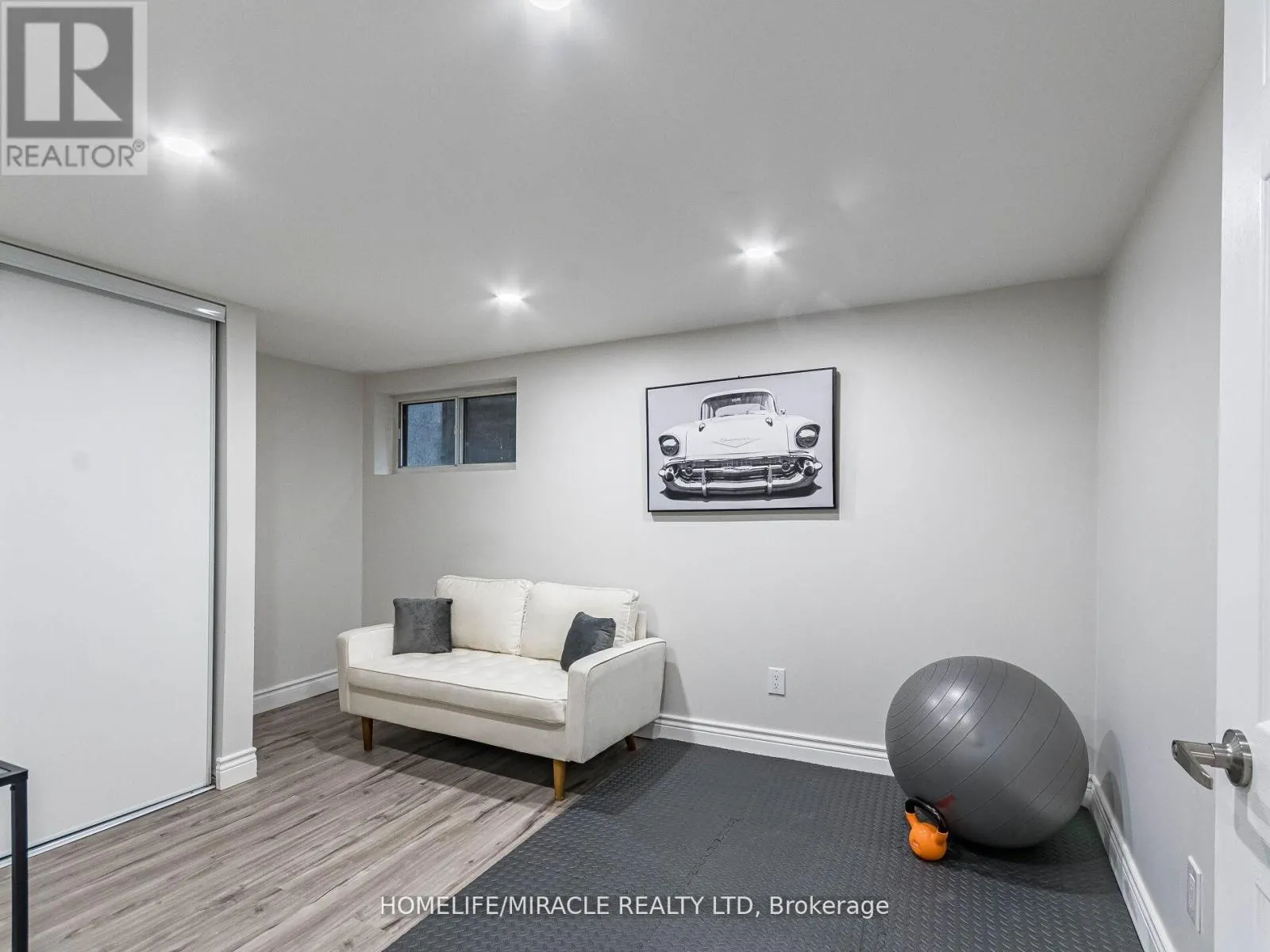 124 - 180 MISSISSAUGA VALLEY BOULEVARD