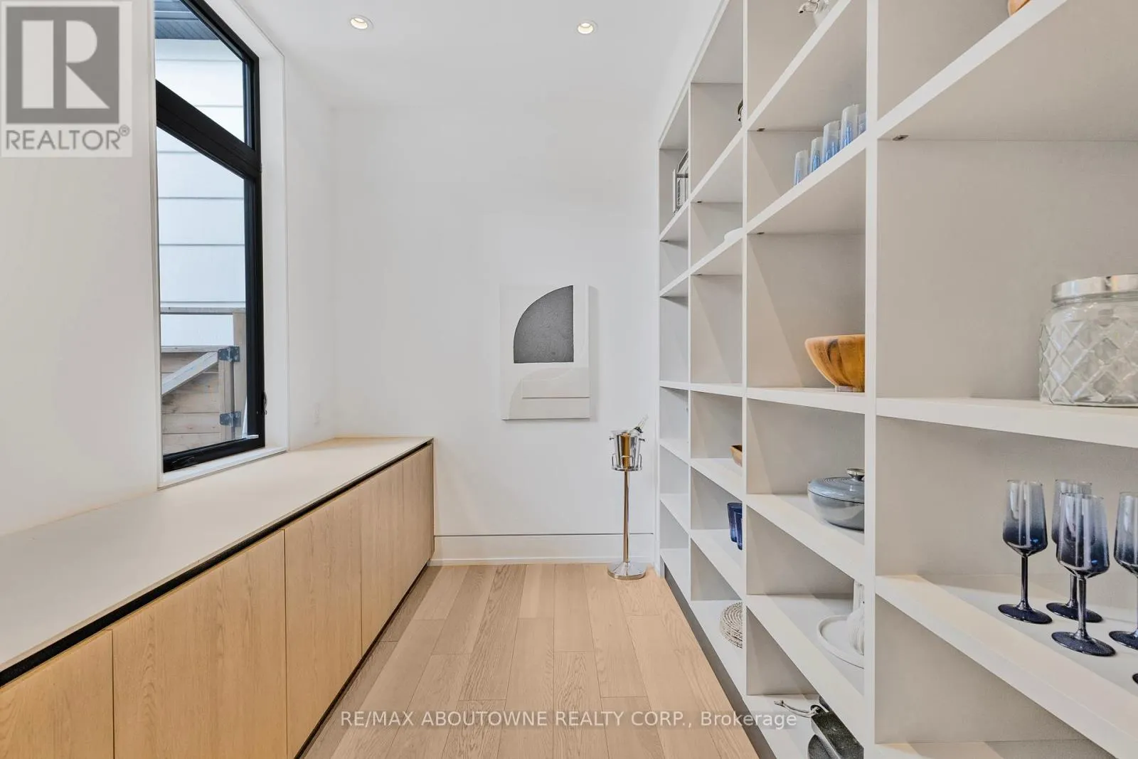 215 MORDEN ROAD