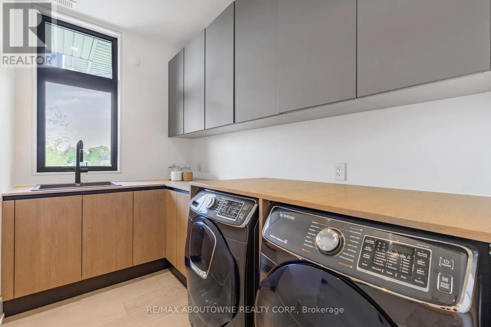 215 MORDEN ROAD