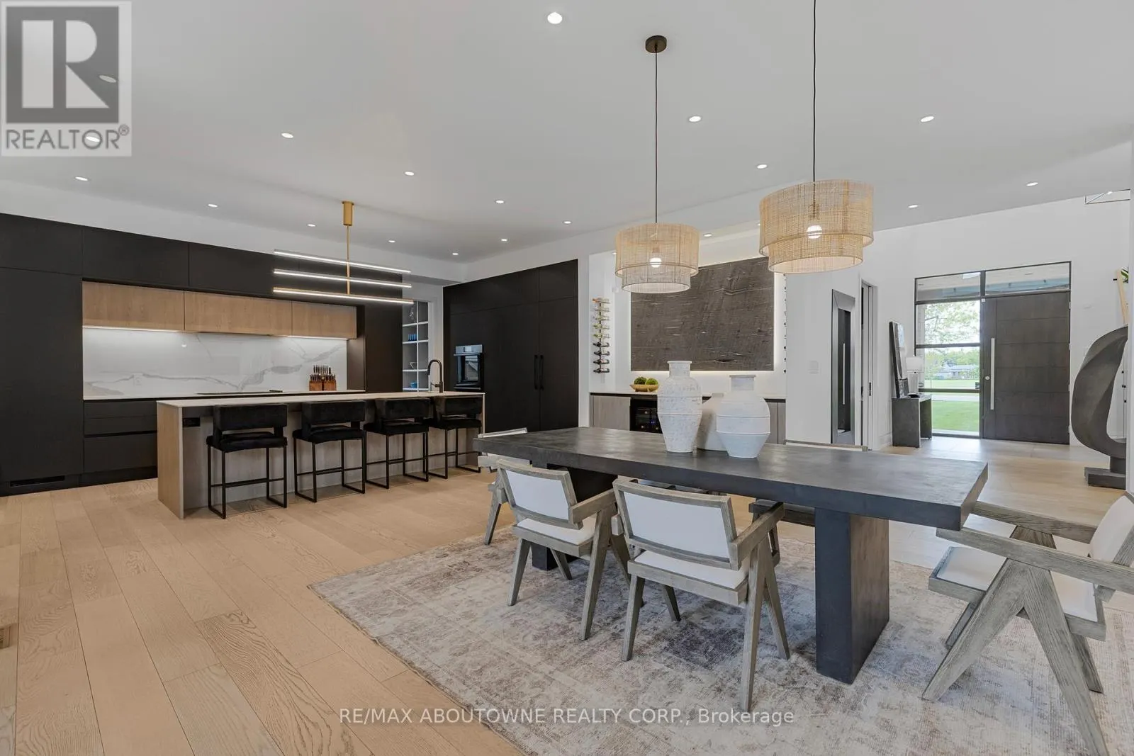 215 MORDEN ROAD