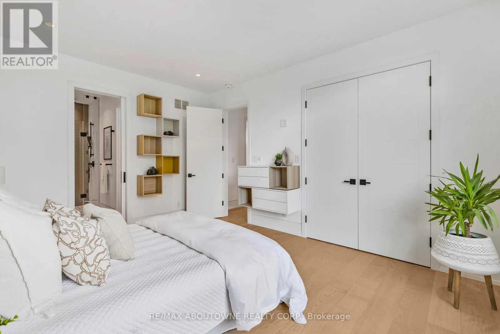 215 MORDEN ROAD
