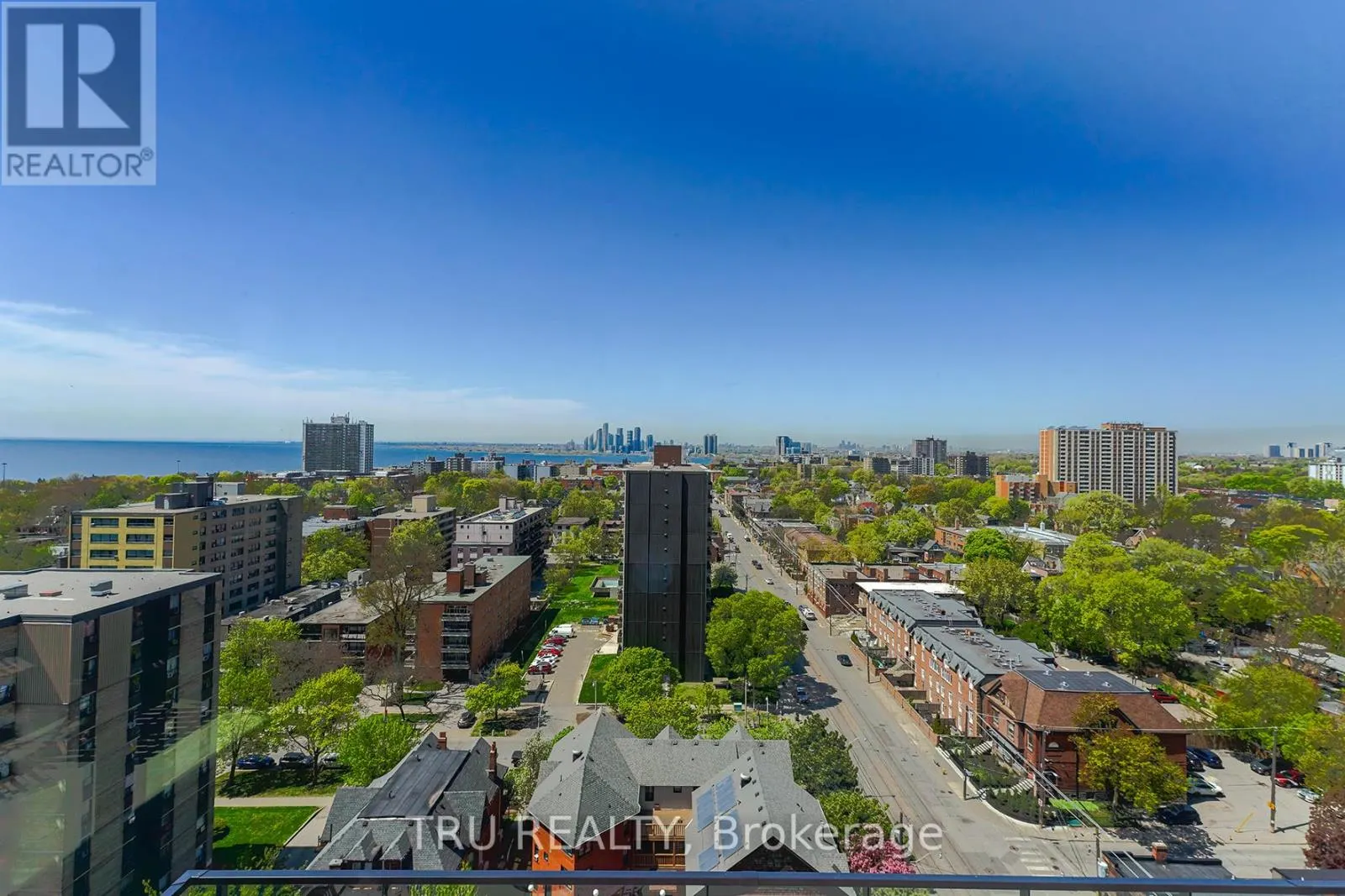 LPH12 - 270 DUFFERIN STREET