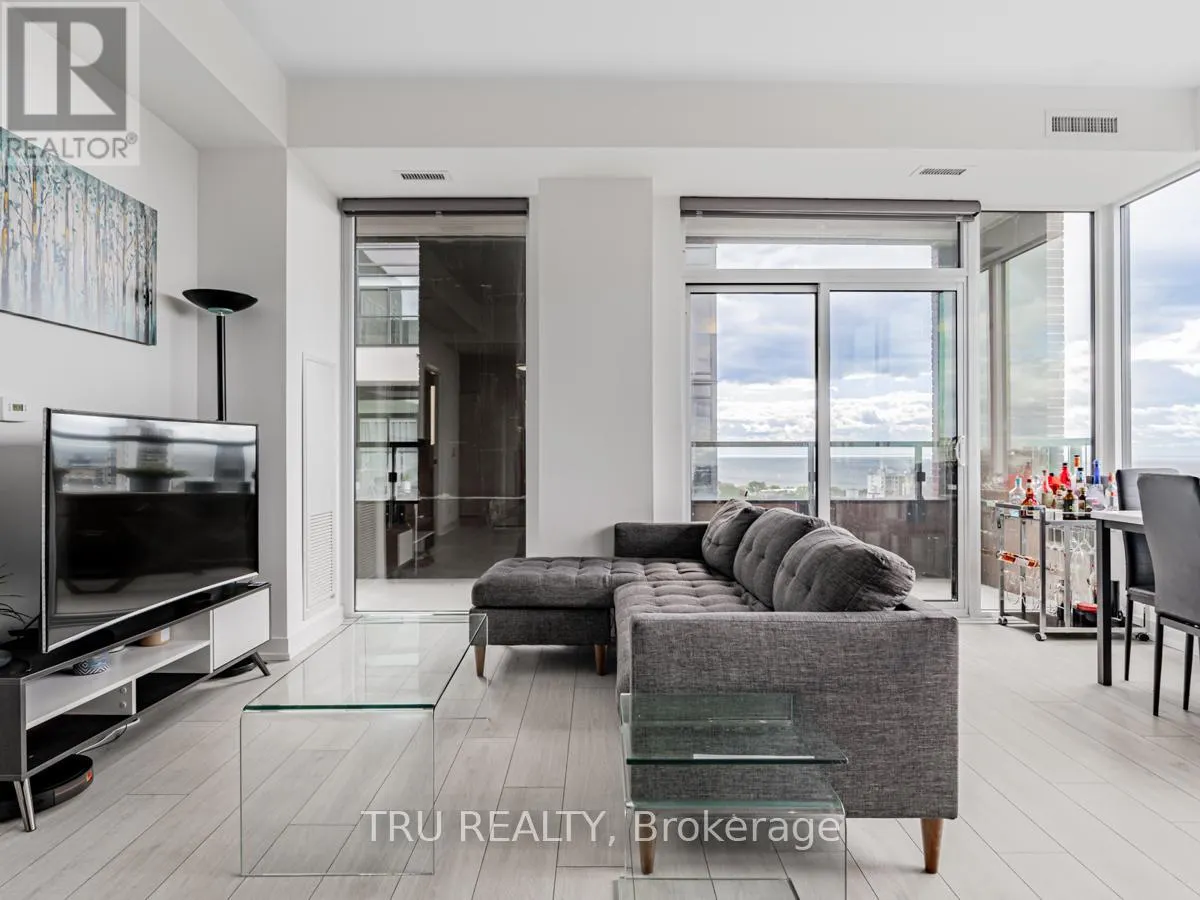 LPH12 - 270 DUFFERIN STREET