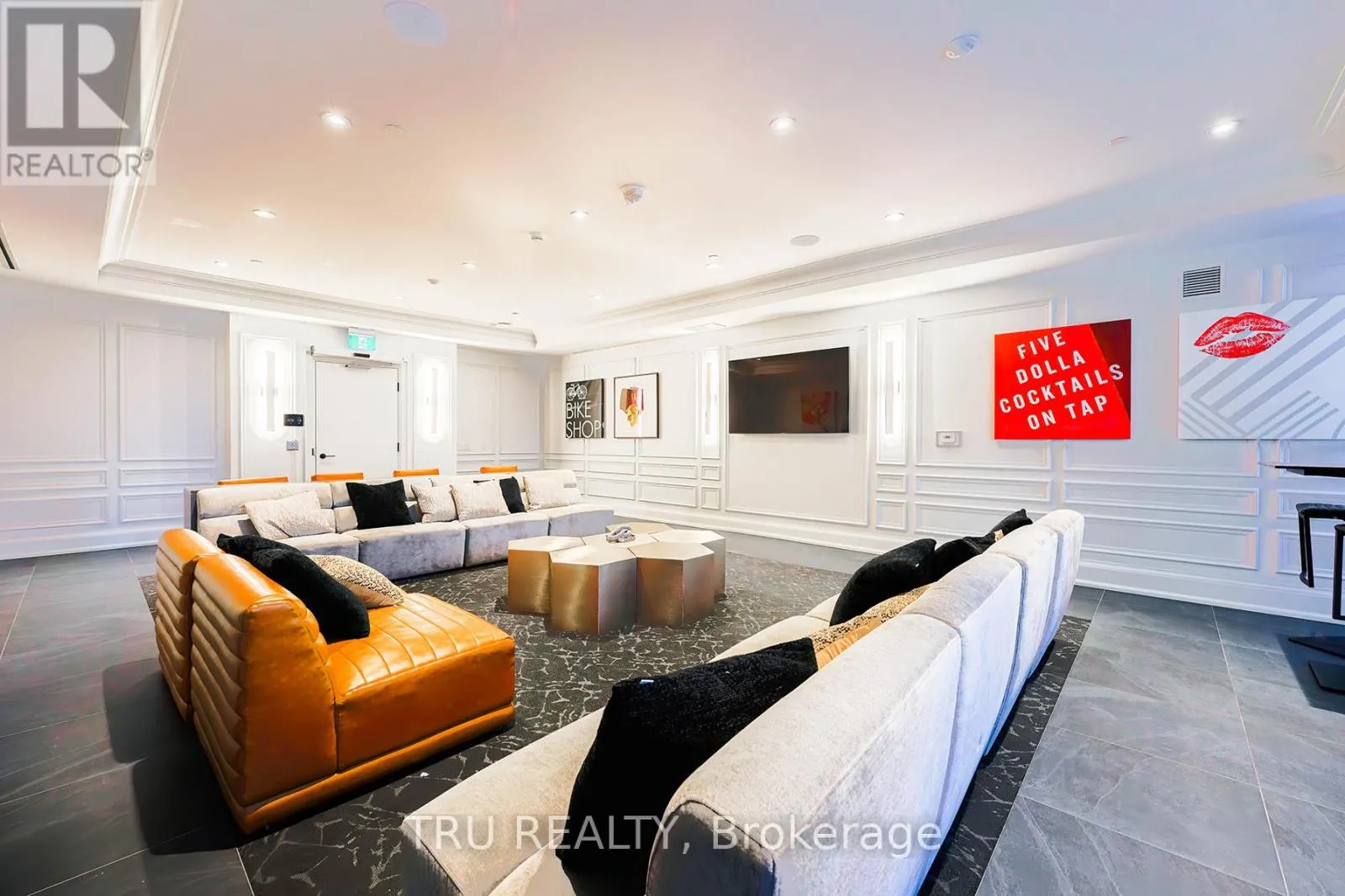 LPH12 - 270 DUFFERIN STREET