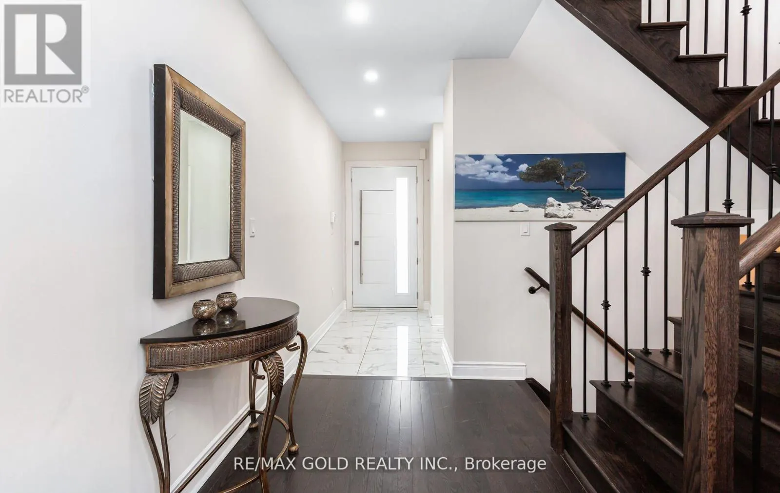 4 BUTTONWOOD ROAD