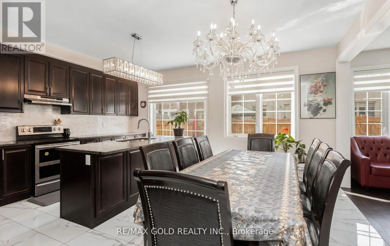 4 BUTTONWOOD ROAD