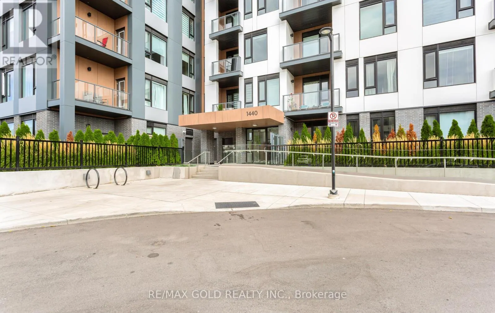 607 - 1440 CLARRIAGE COURT