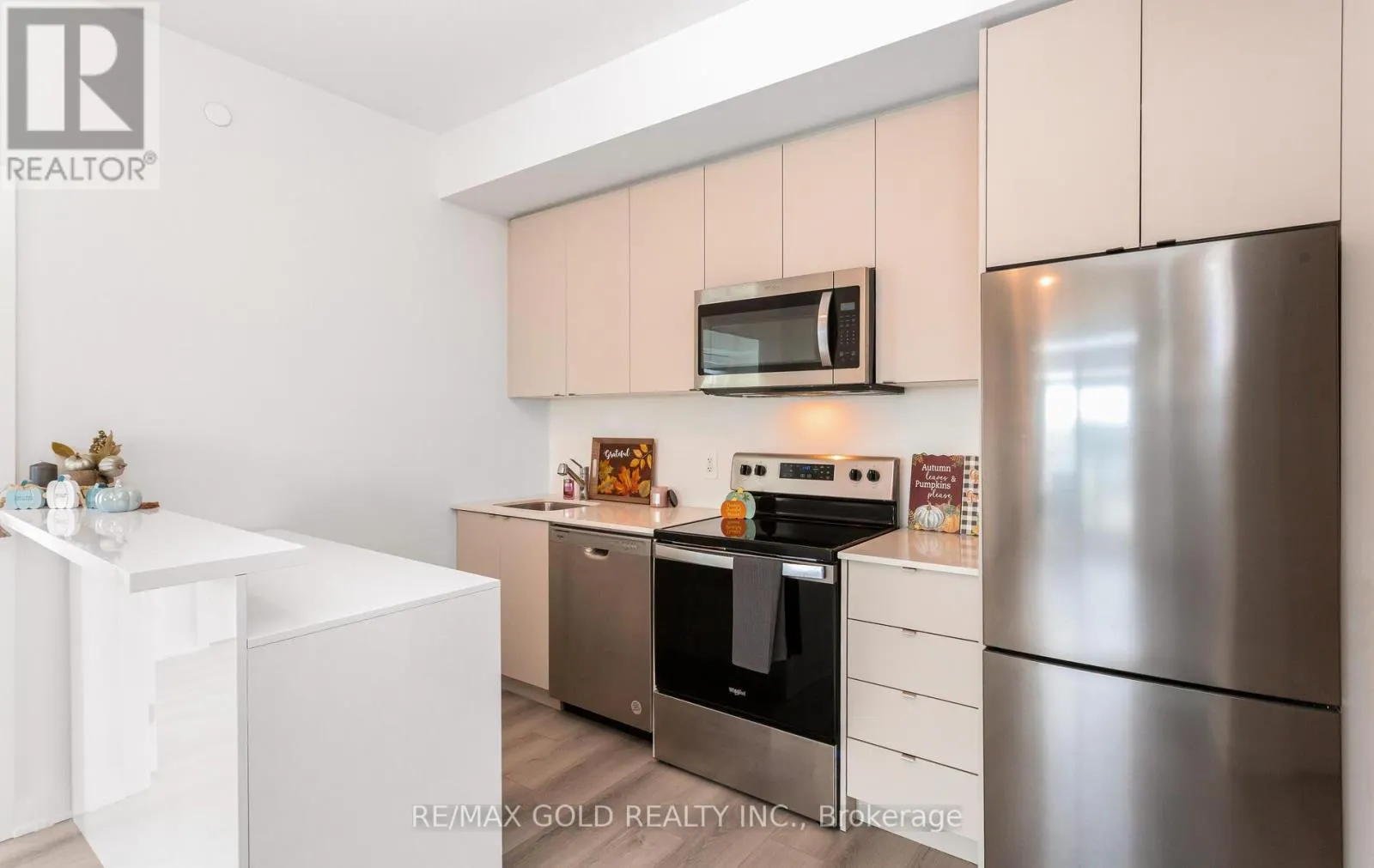 607 - 1440 CLARRIAGE COURT