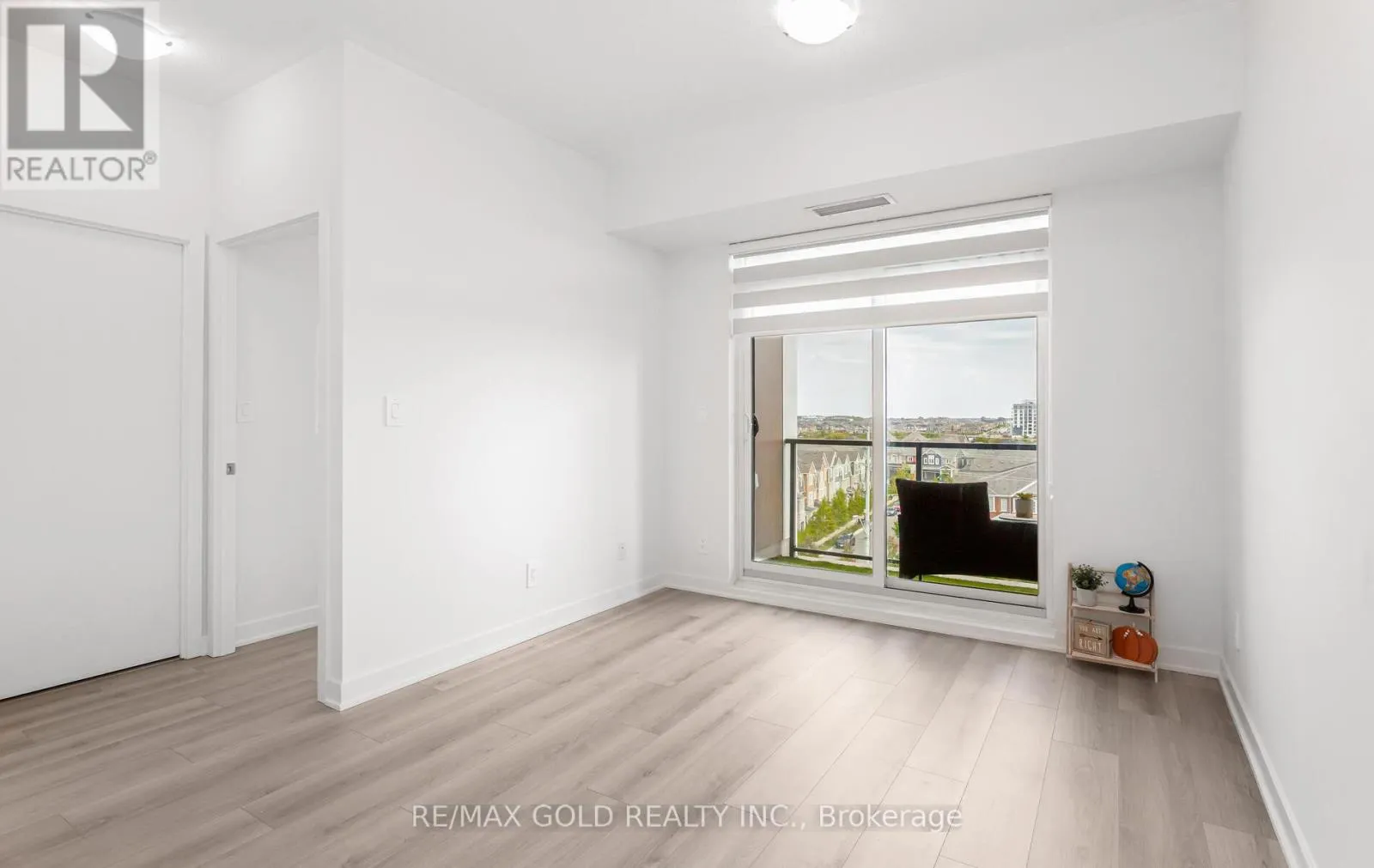607 - 1440 CLARRIAGE COURT