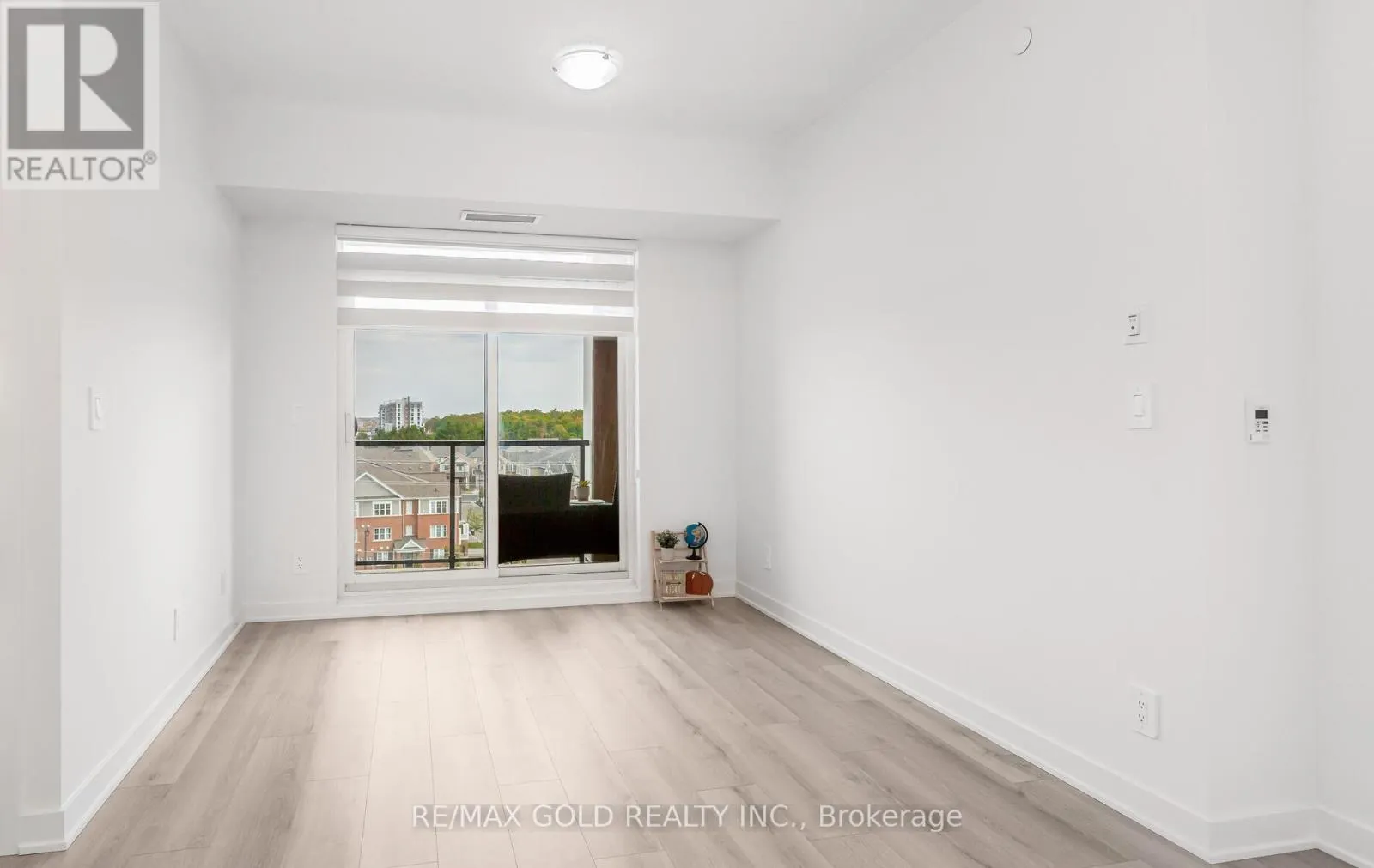 607 - 1440 CLARRIAGE COURT
