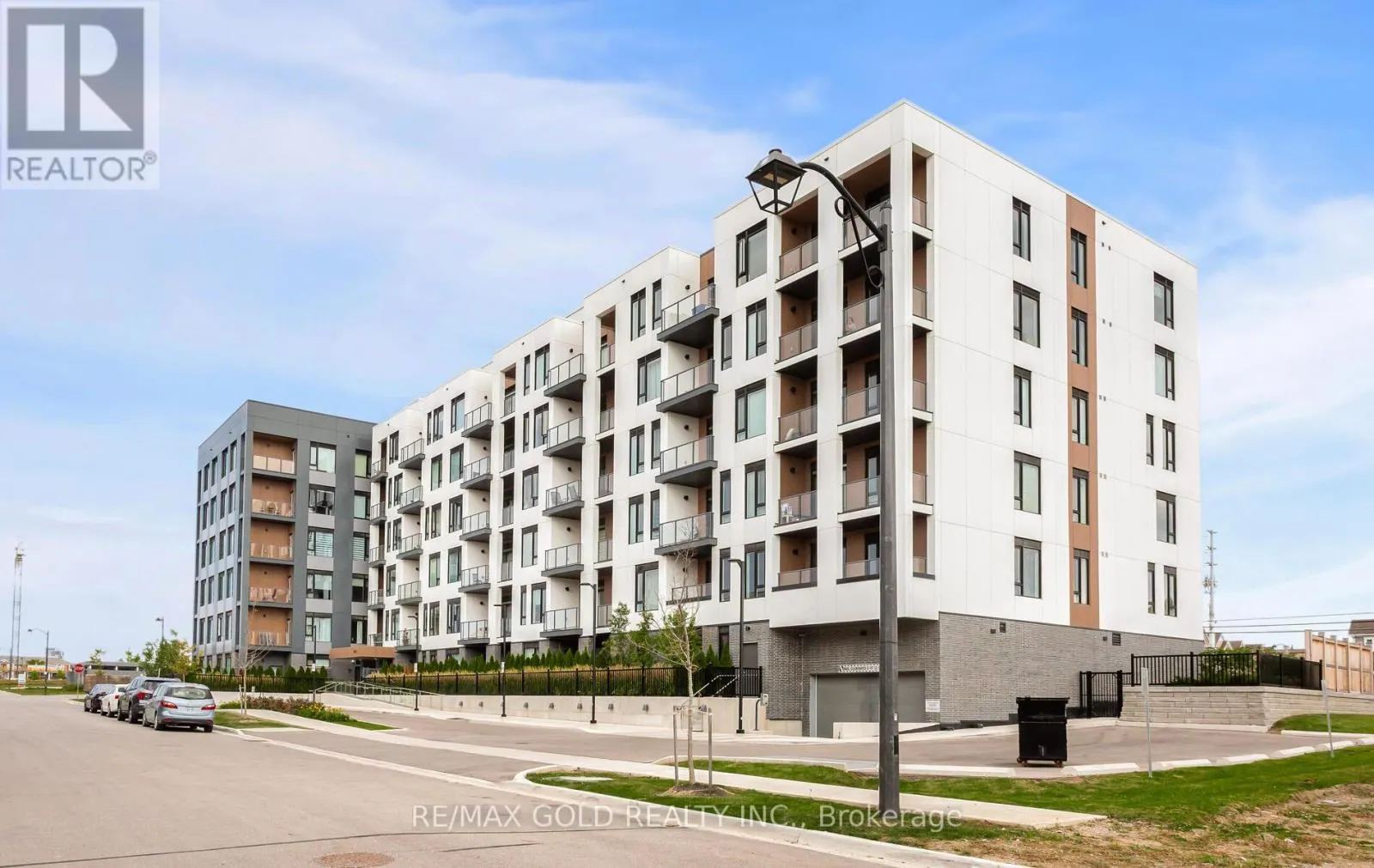 607 - 1440 CLARRIAGE COURT