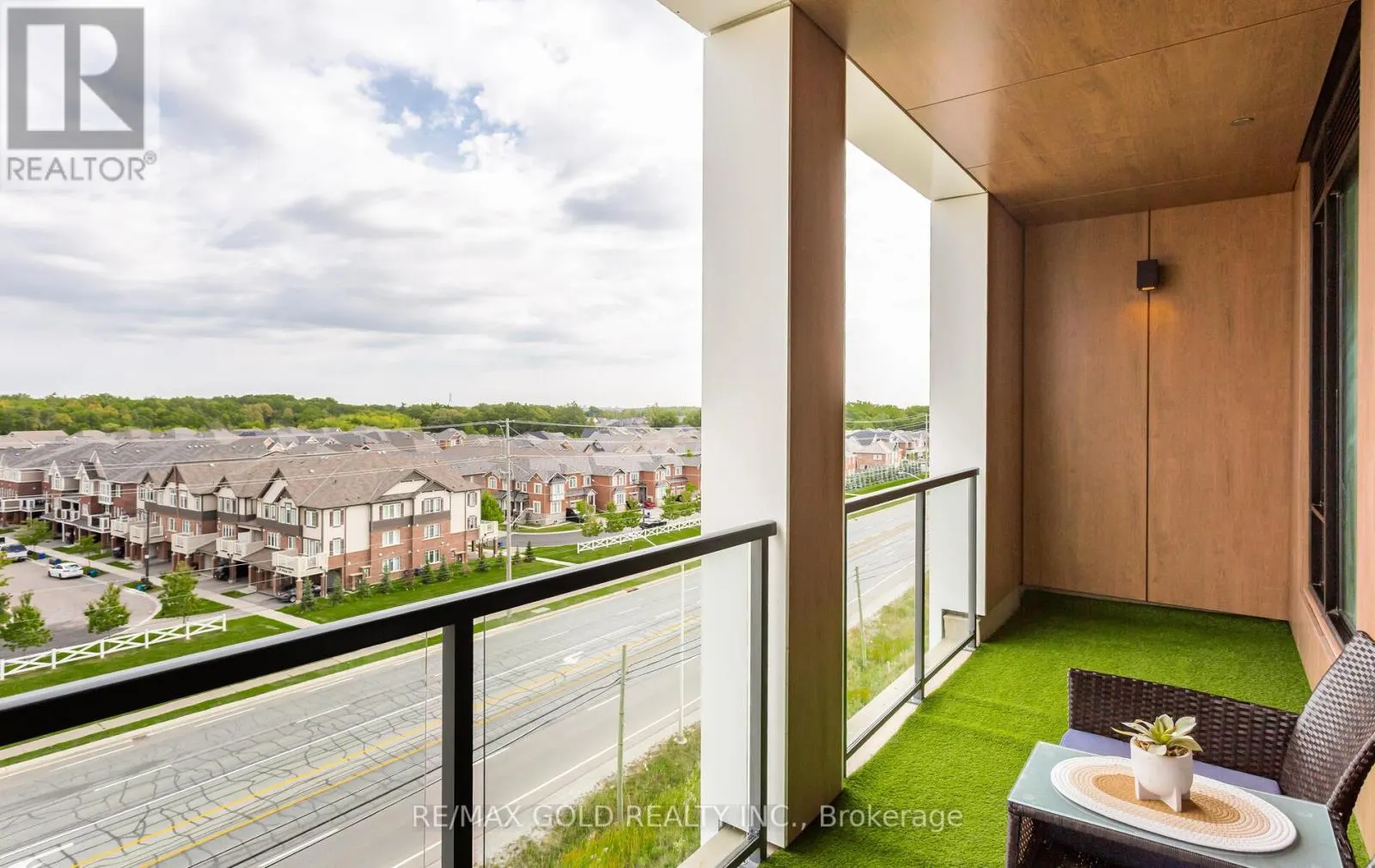 607 - 1440 CLARRIAGE COURT