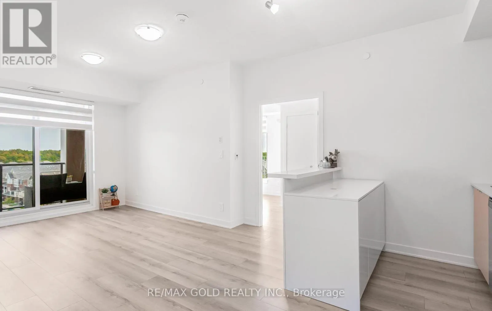 607 - 1440 CLARRIAGE COURT