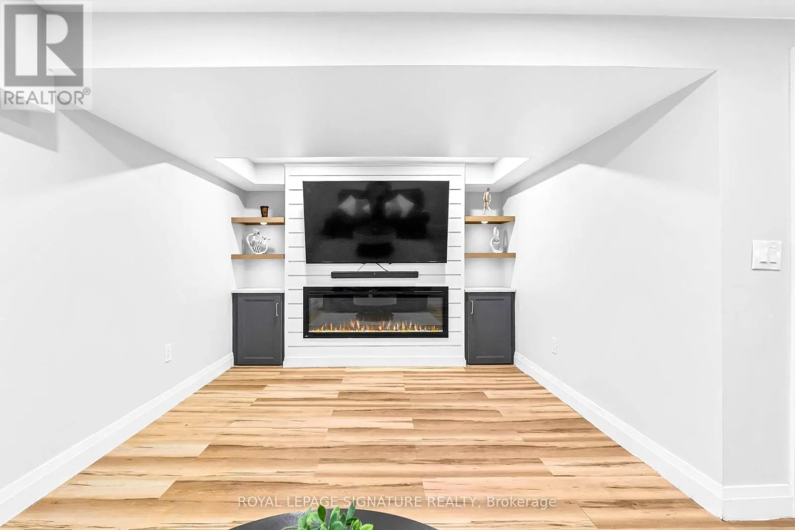 5723 BANTING COURT