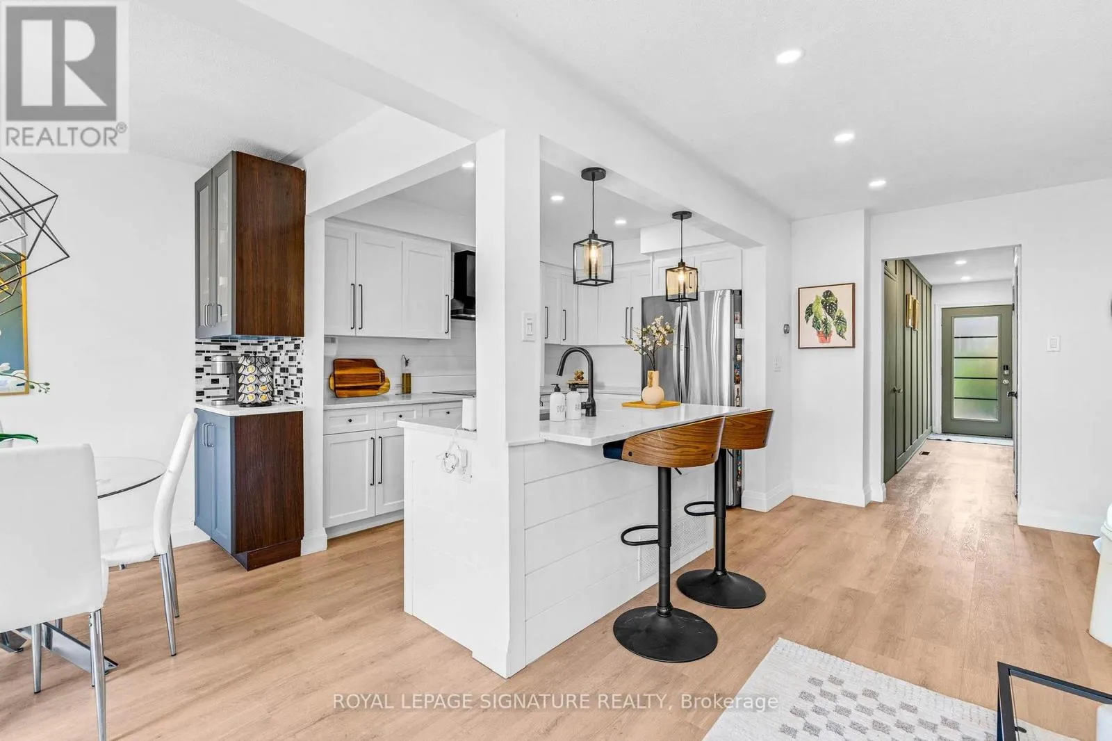 5723 BANTING COURT