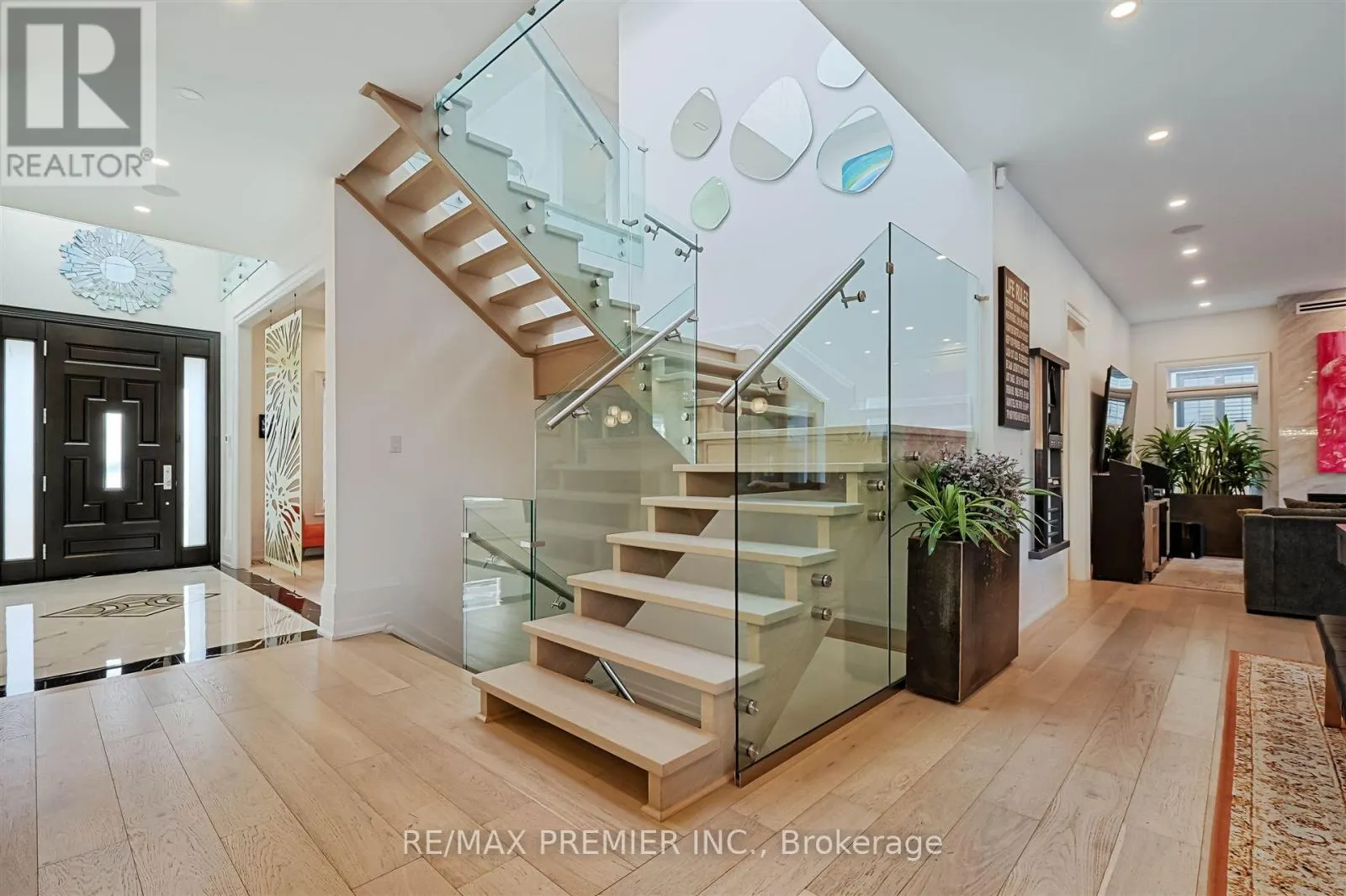 29 JOYMAR DRIVE