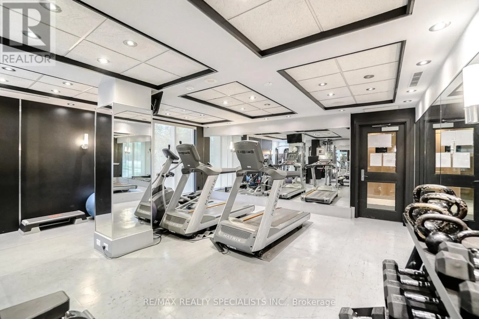 GR1 - 2119 LAKE SHORE BOULEVARD W