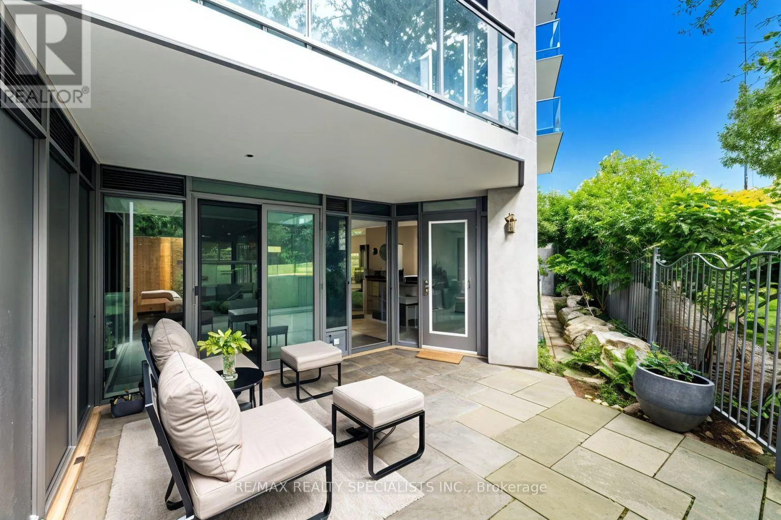 GR1 - 2119 LAKE SHORE BOULEVARD W