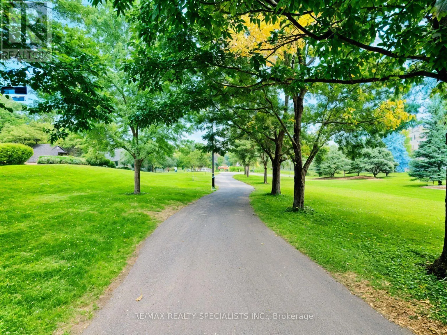 GR1 - 2119 LAKE SHORE BOULEVARD W