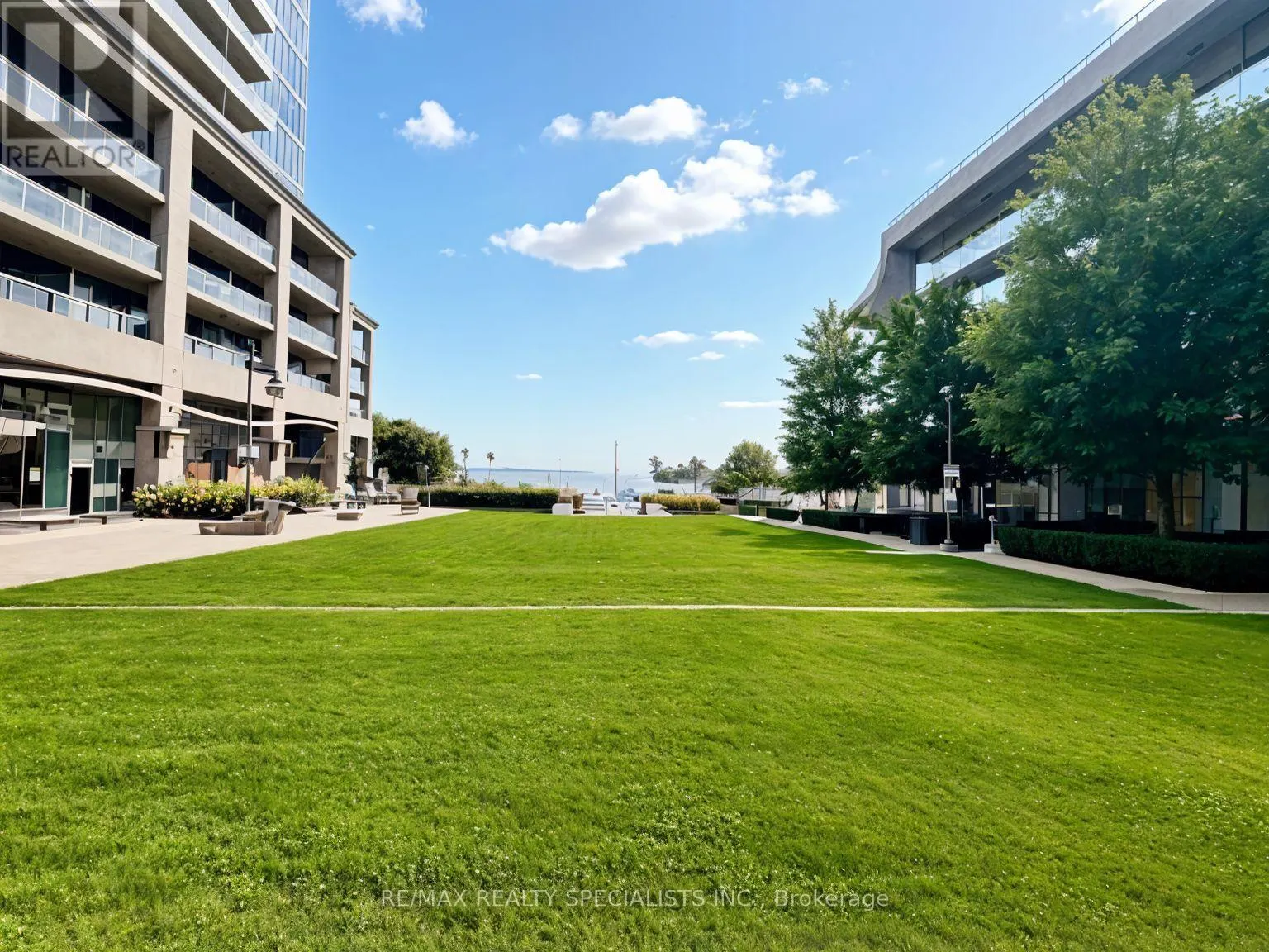 GR1 - 2119 LAKE SHORE BOULEVARD W