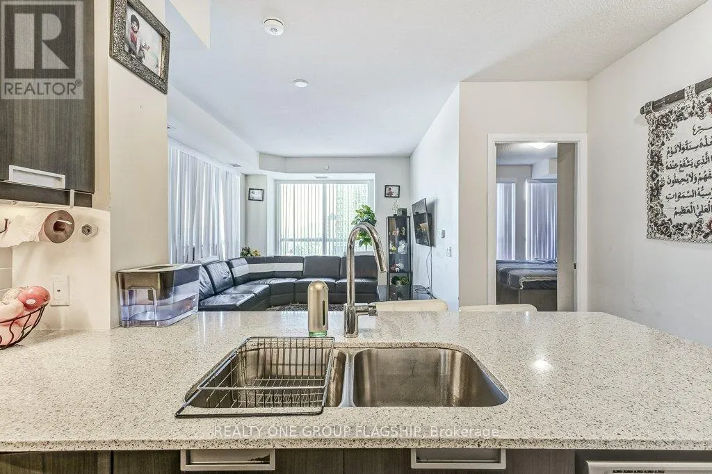 413 - 35 WATERGARDEN DRIVE