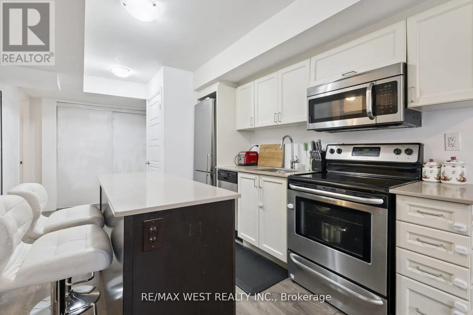 10 - 187 WILLIAM DUNCAN ROAD