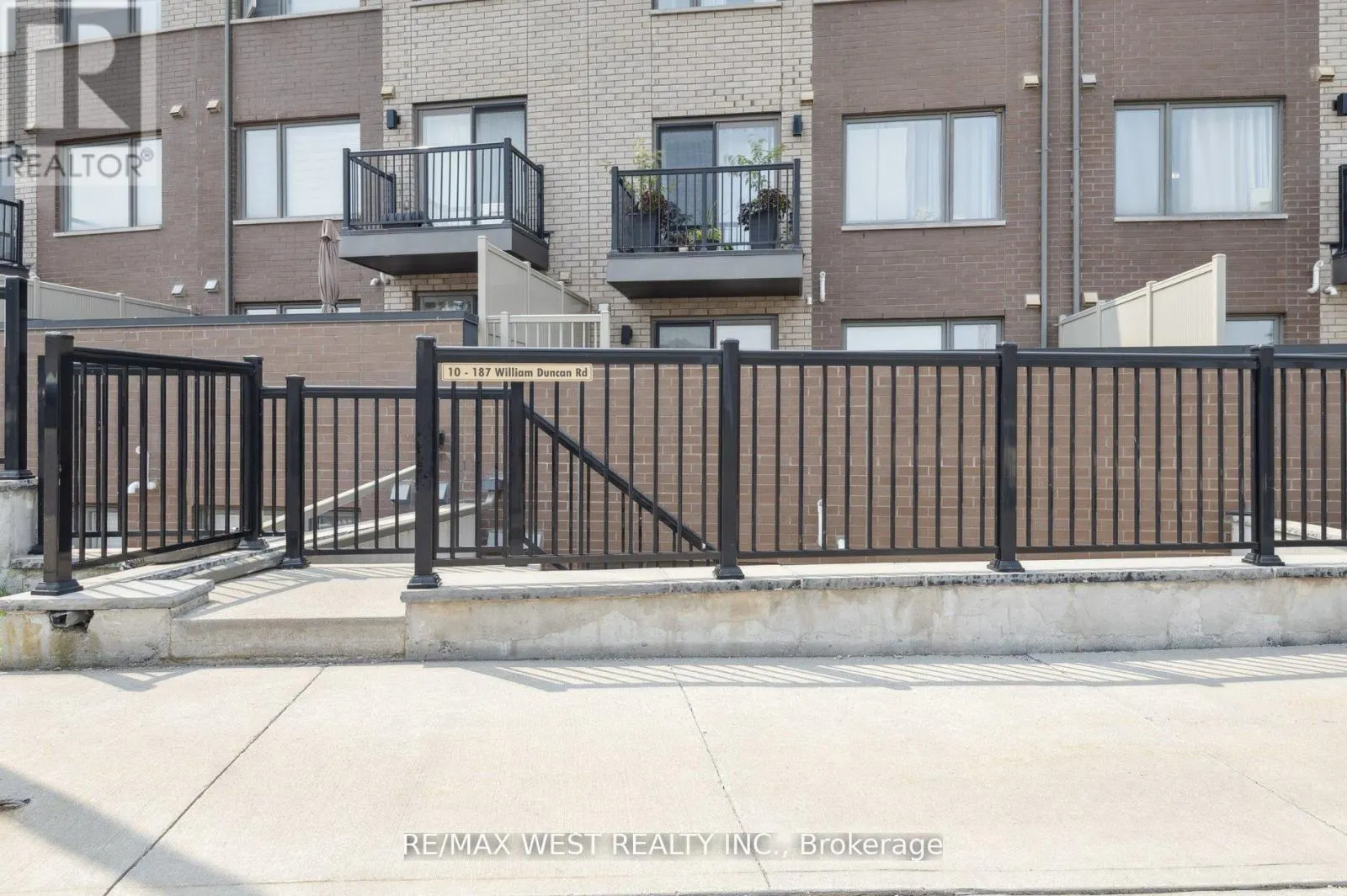 10 - 187 WILLIAM DUNCAN ROAD