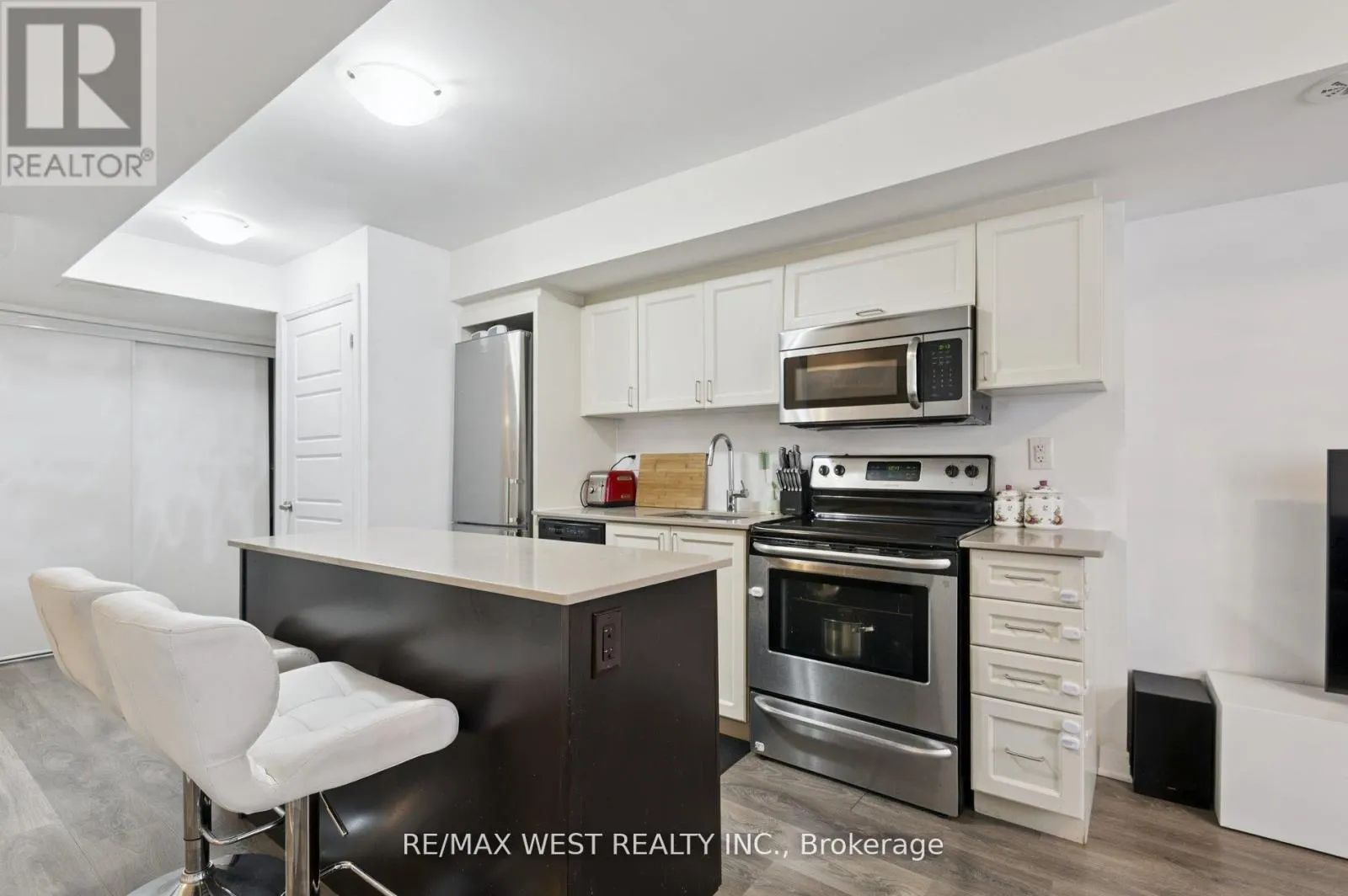 10 - 187 WILLIAM DUNCAN ROAD
