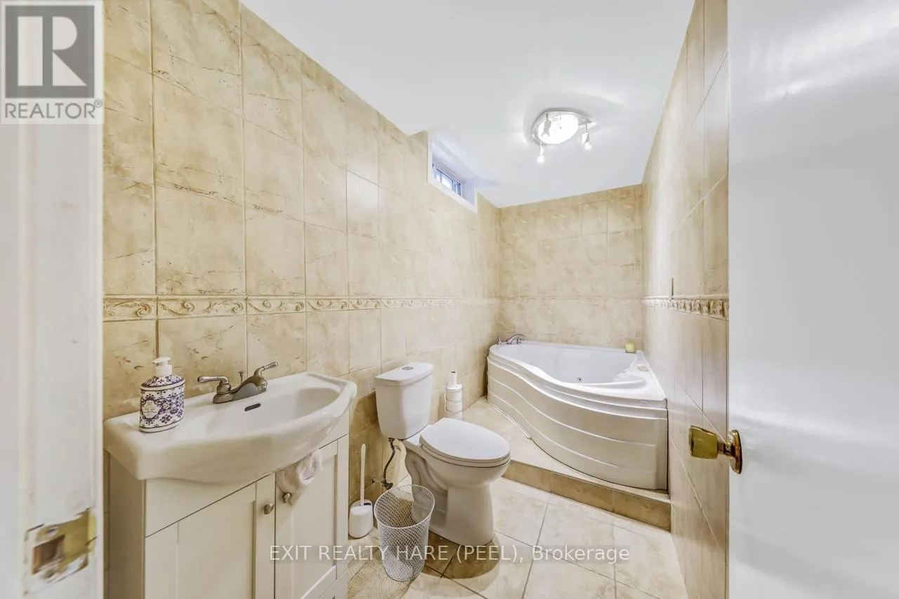 212 VODDEN STREET W