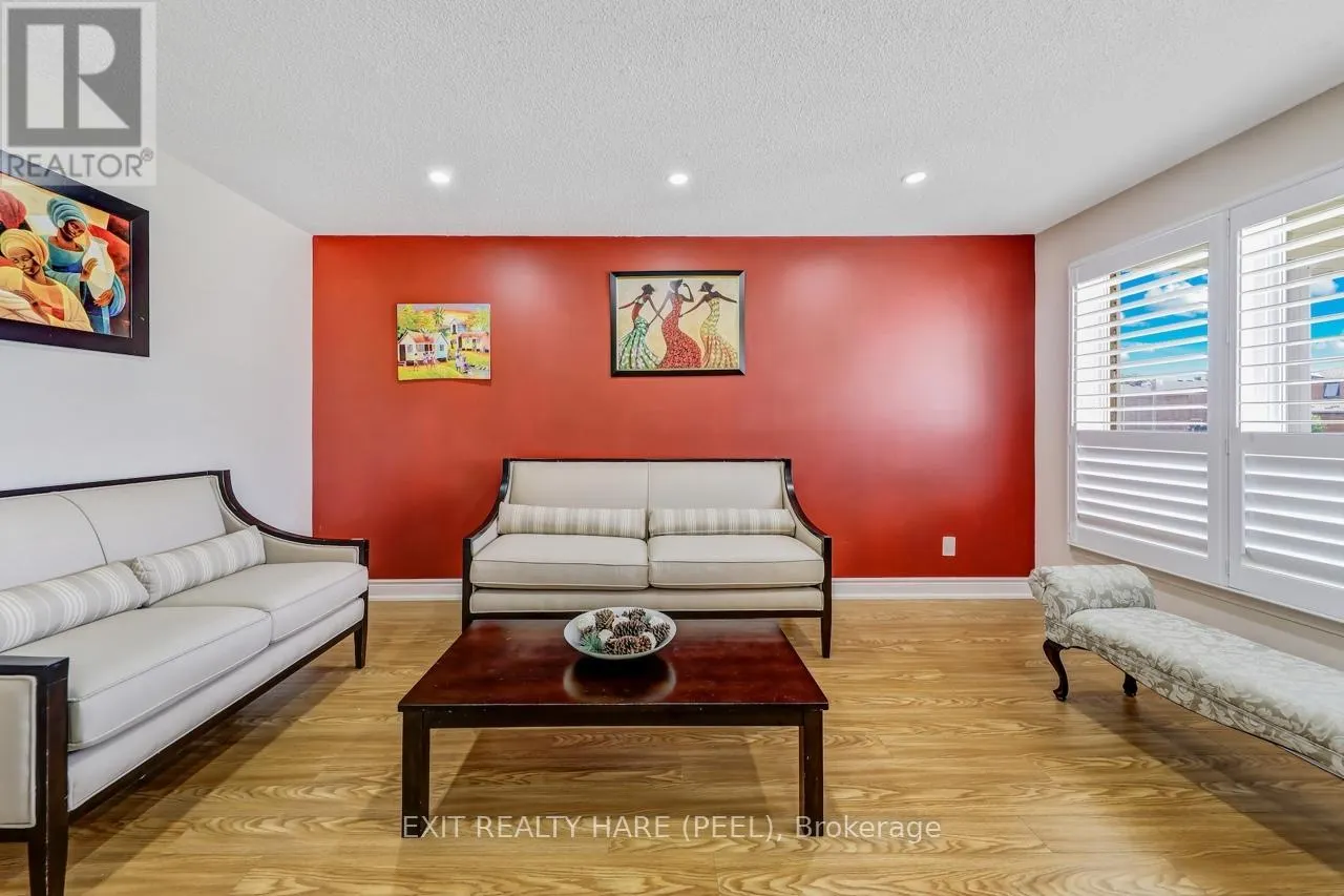 212 VODDEN STREET W
