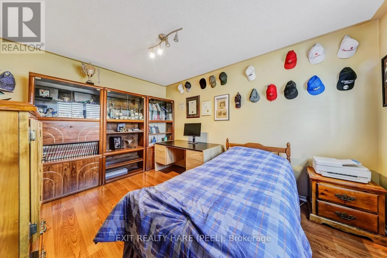 212 VODDEN STREET W