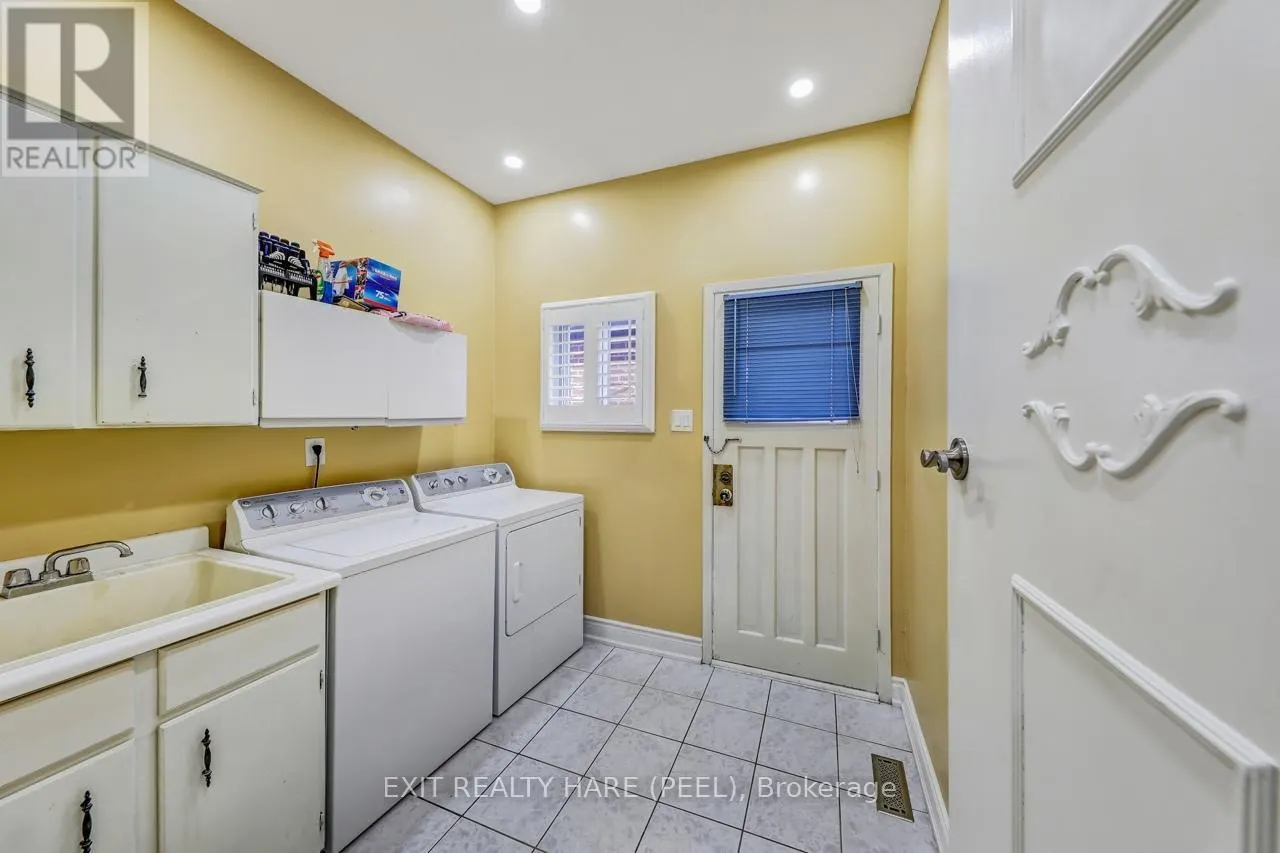 212 VODDEN STREET W