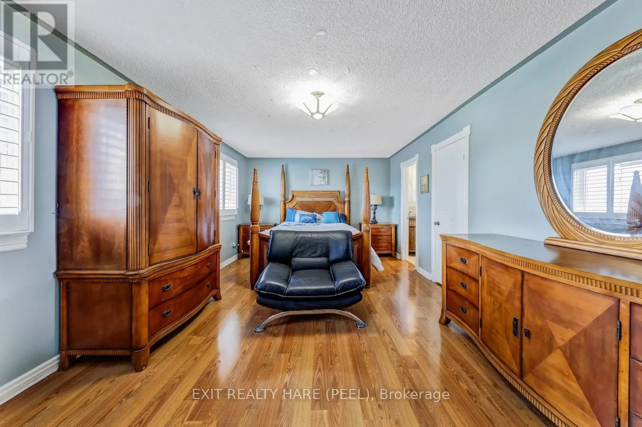 212 VODDEN STREET W