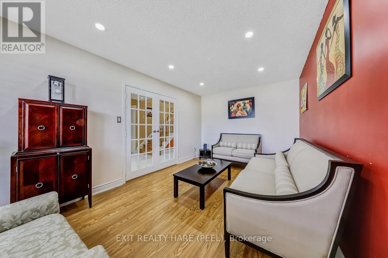 212 VODDEN STREET W