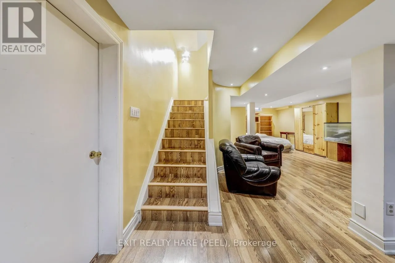 212 VODDEN STREET W