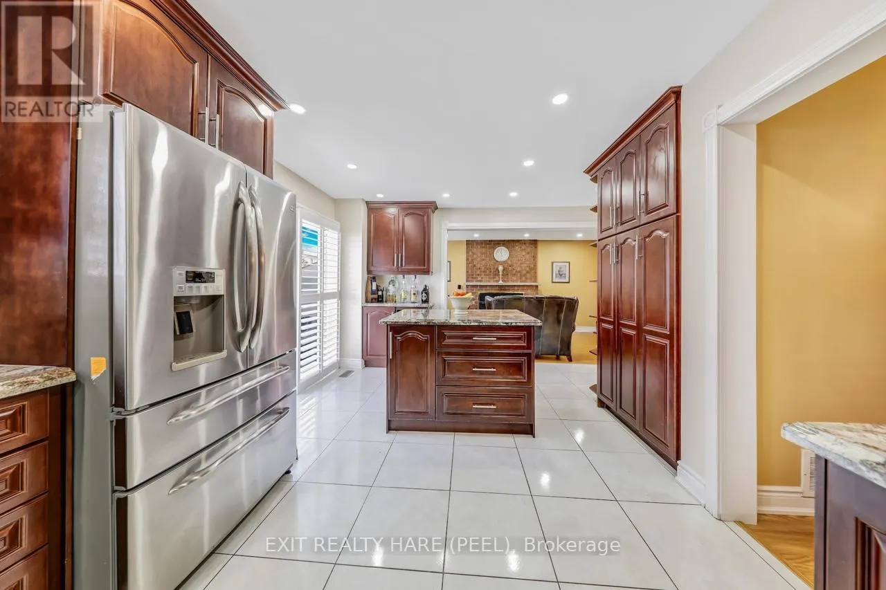 212 VODDEN STREET W