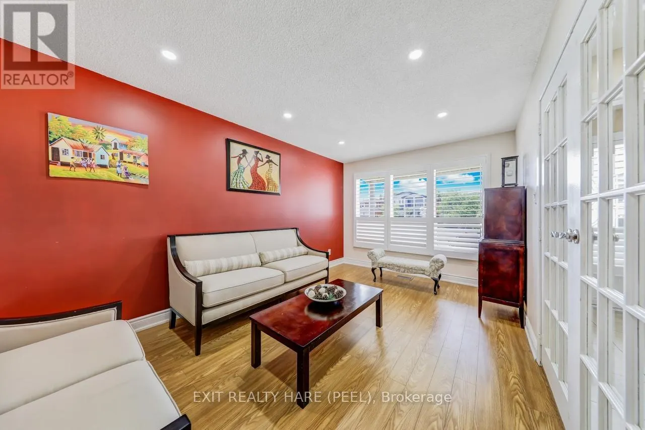 212 VODDEN STREET W