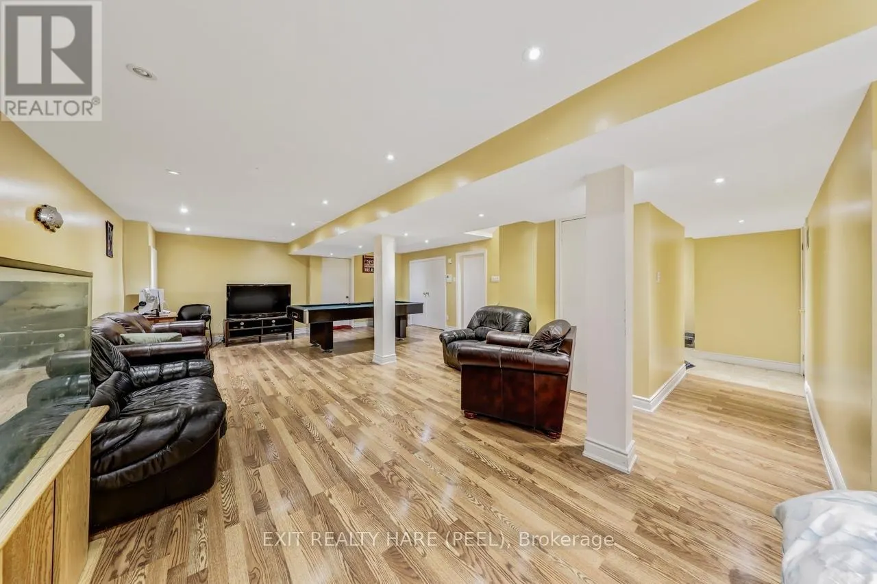 212 VODDEN STREET W