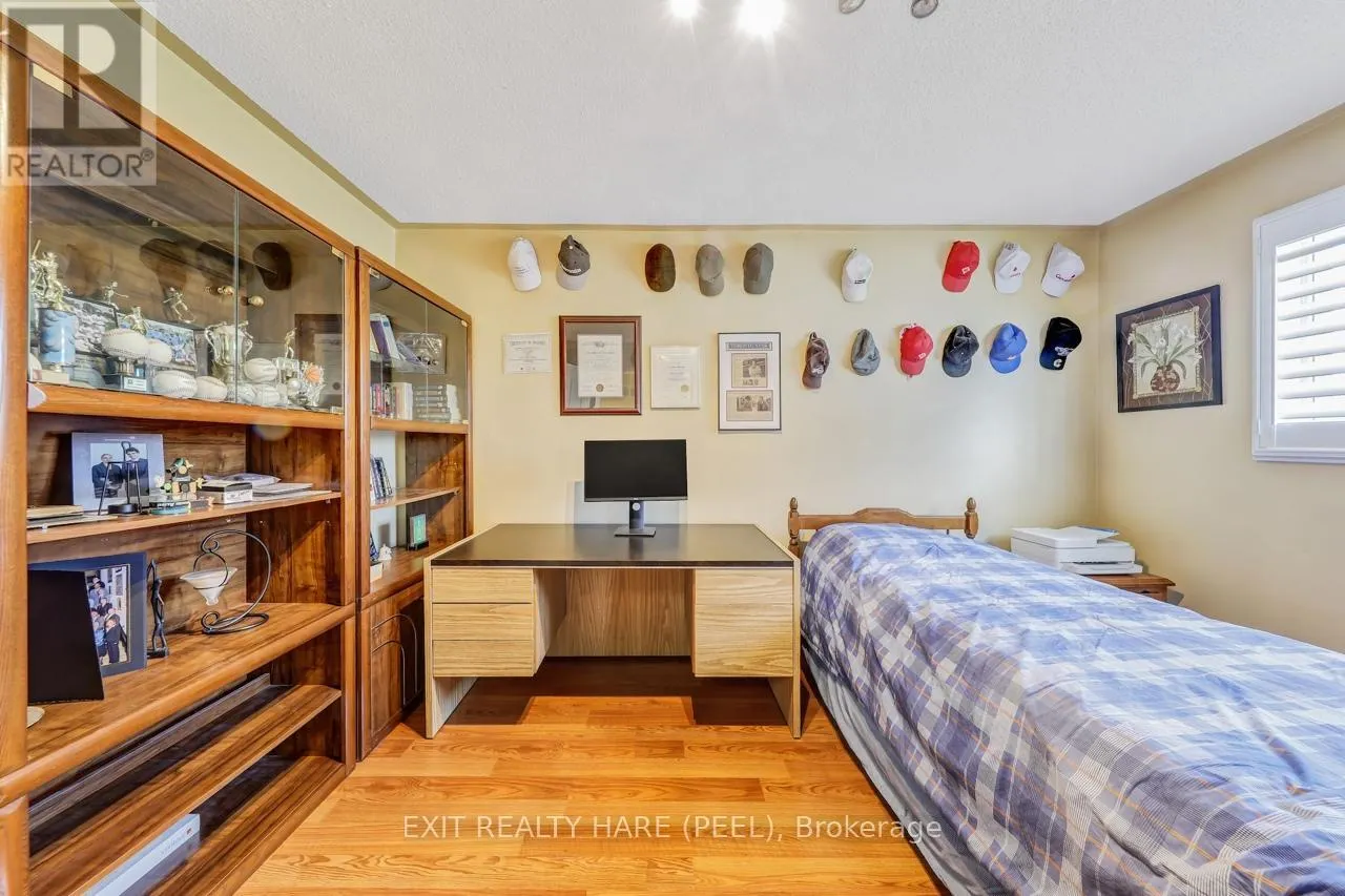 212 VODDEN STREET W