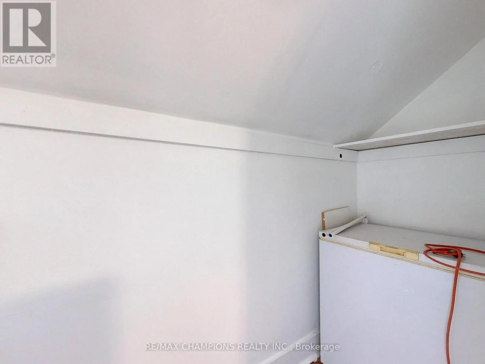 219 QUEEN STREET W