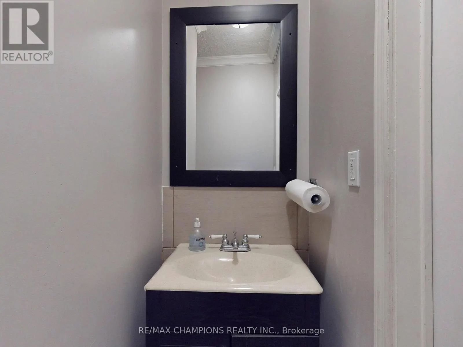 219 QUEEN STREET W