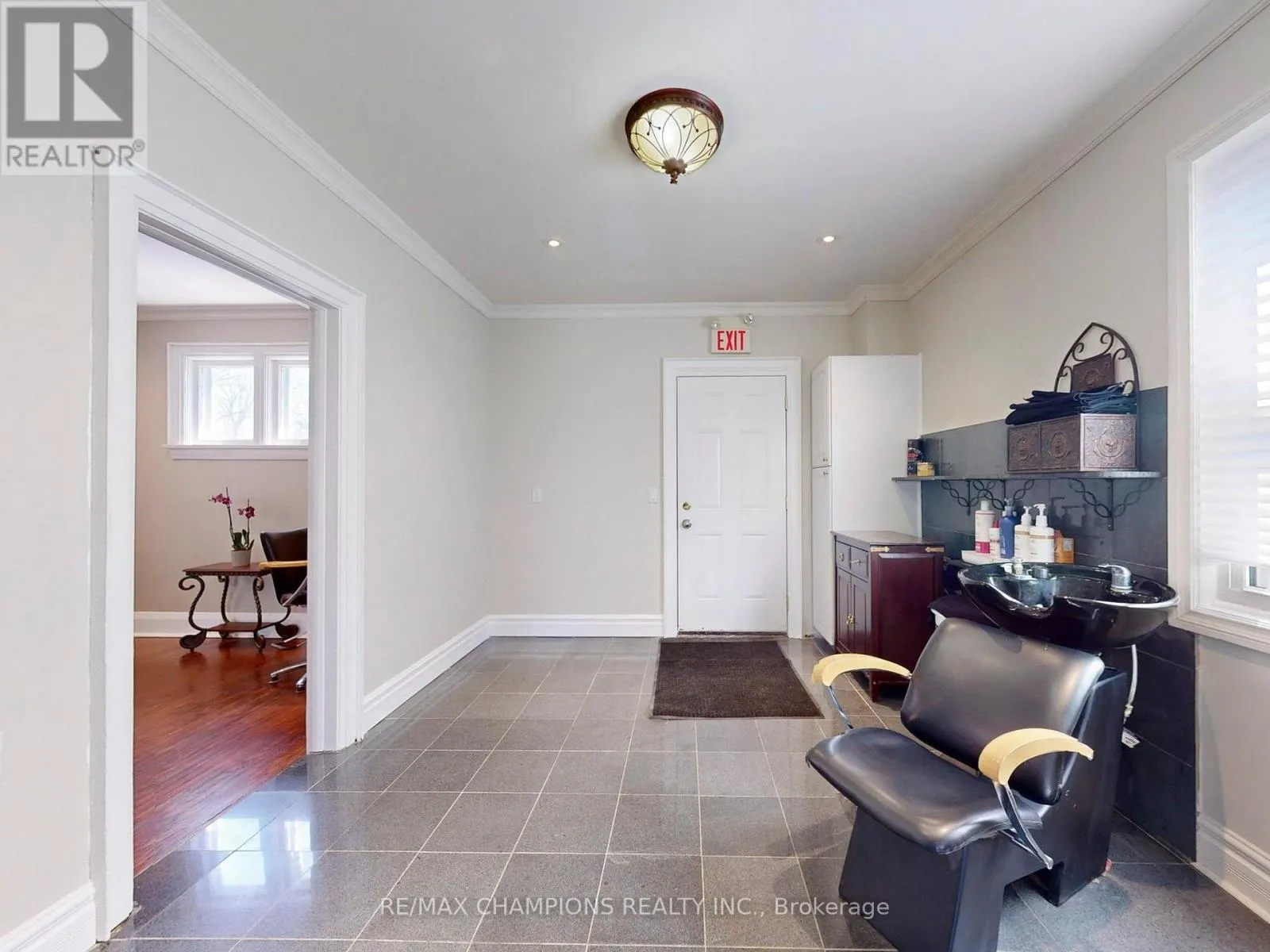 219 QUEEN STREET W